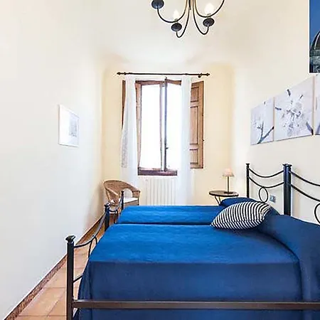 Apartman Via Faenza 63 *